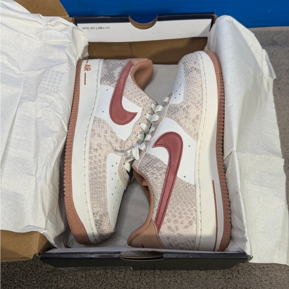 Nike Air Force 1
Brand new - Picture 3 of 8